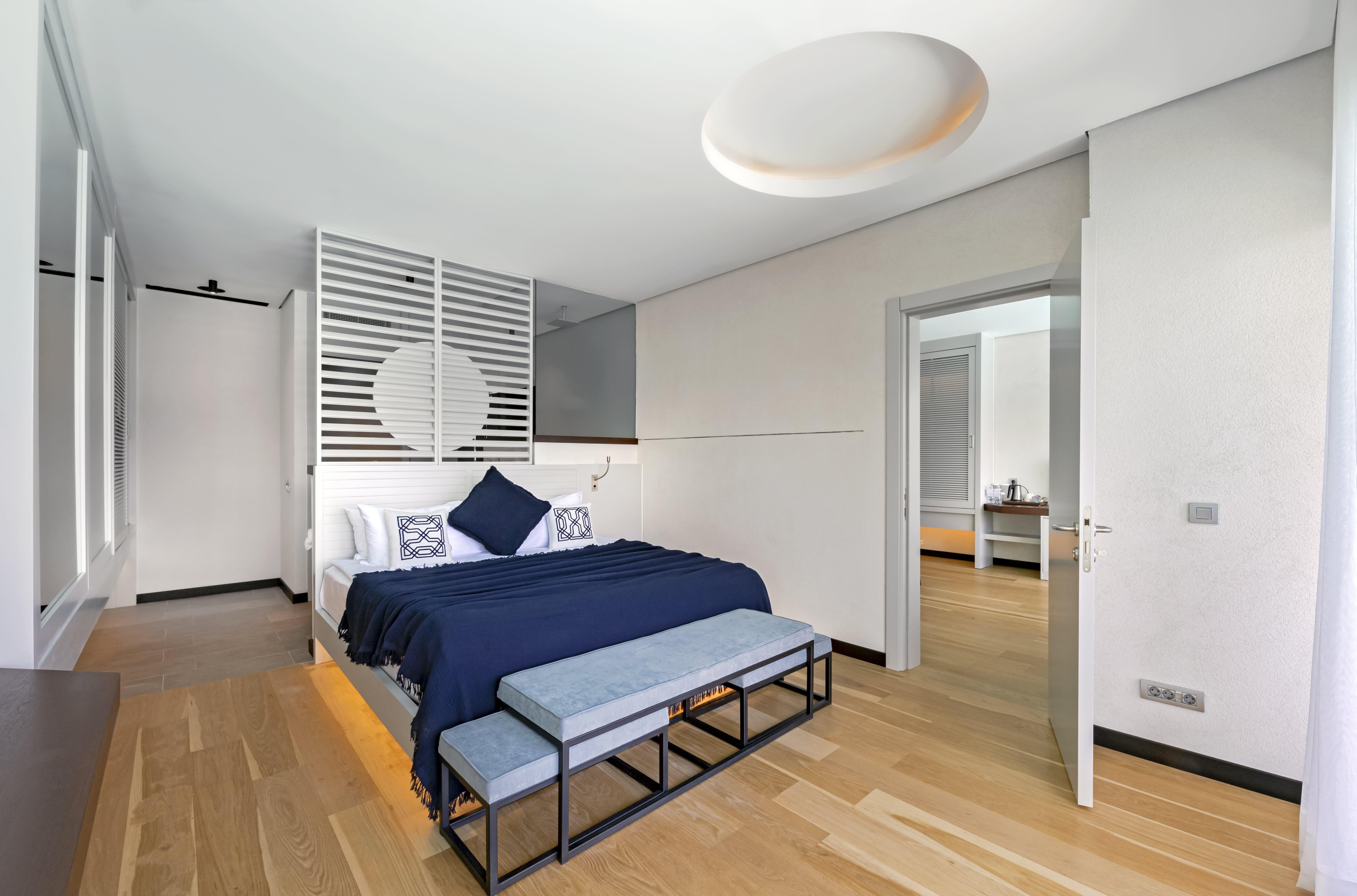 Cape Bodrum Luxury Hotel & Beach Гюндоган Екстериор снимка A bedroom in a private house