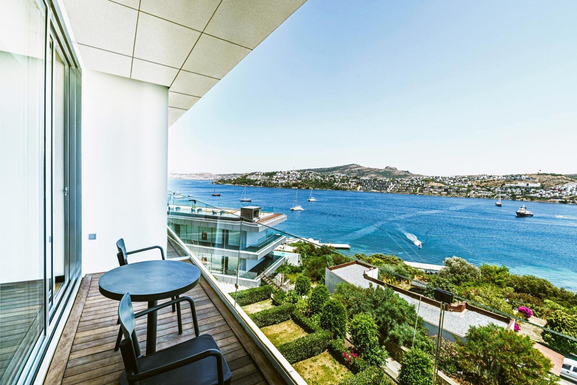 Cape Bodrum Luxury Hotel & Beach Гюндоган Екстериор снимка View from the hotel