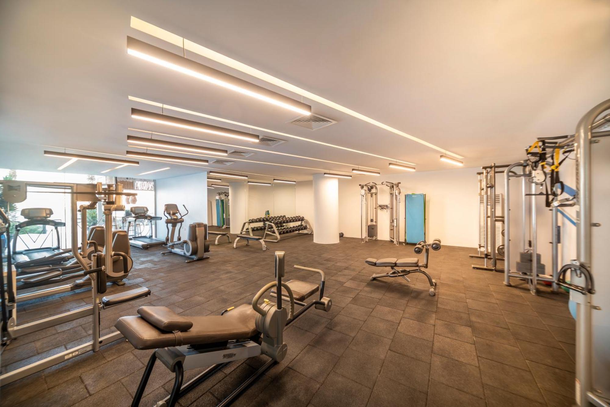 Cape Bodrum Luxury Hotel & Beach Гюндоган Екстериор снимка The gym at the hotel